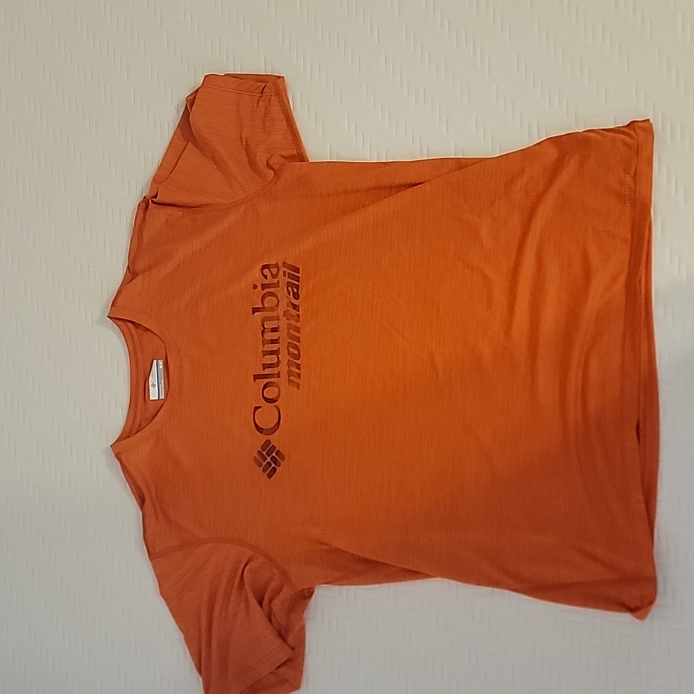 Columbia running shirt
